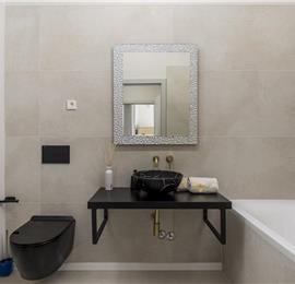 Luxury 4-Bedroom Villa with generous sized Infinity Pool near Buje, Istria. Sleeps 8